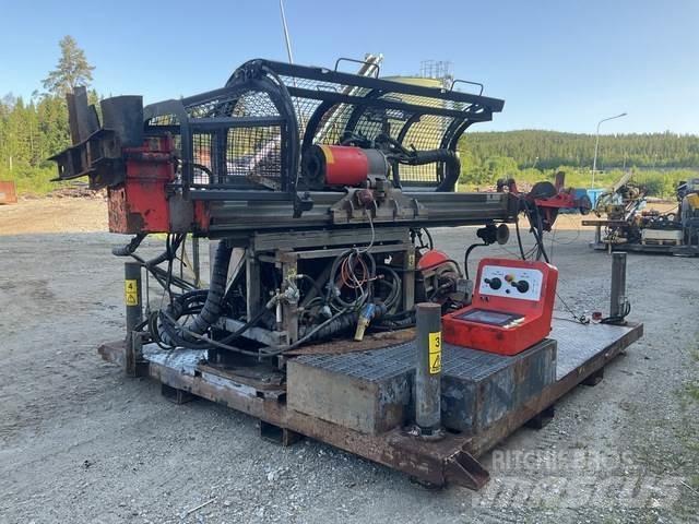 Sandvik DE140i Povrchové vrtací stroje