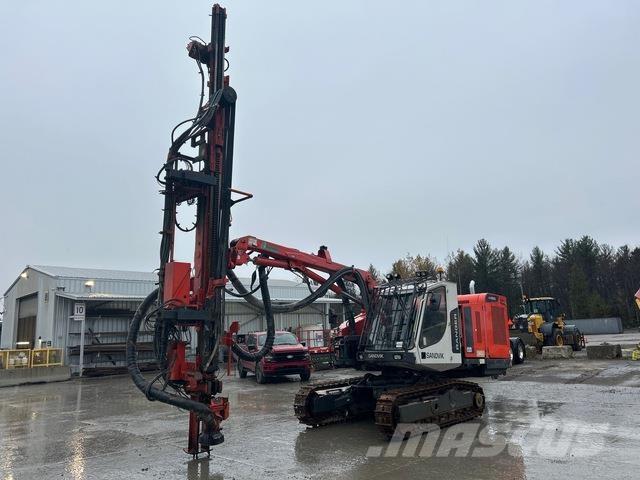 Sandvik DX800 Povrchové vrtací stroje
