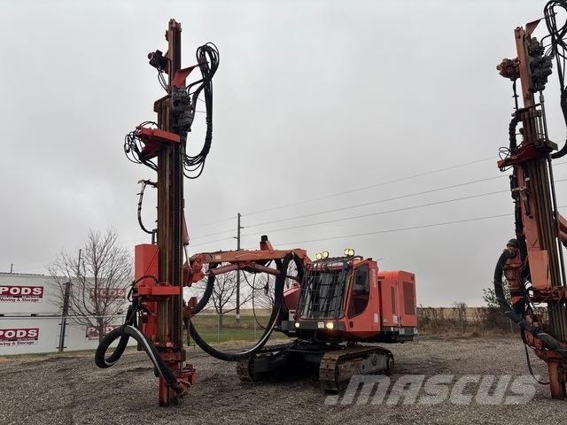 Sandvik DX800 Povrchové vrtací stroje