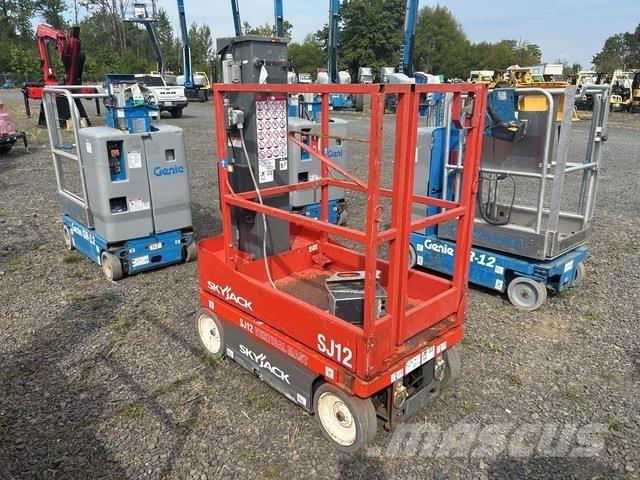 SkyJack SJ12 Vertikální sloupové výtahy