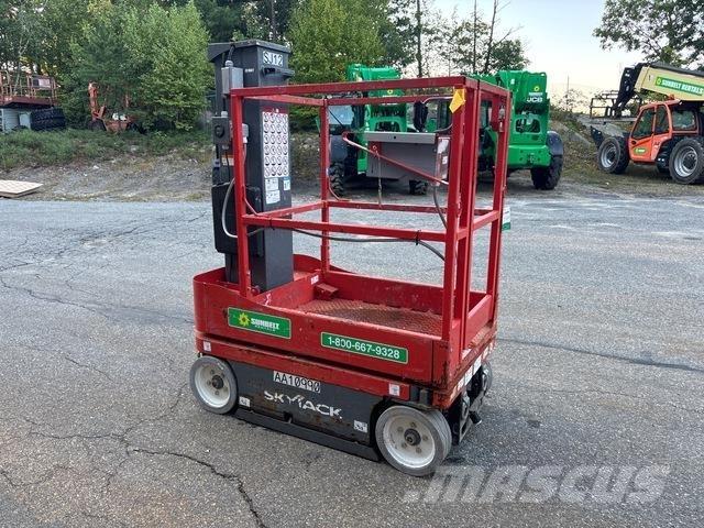 SkyJack SJ12 Vertikální sloupové výtahy