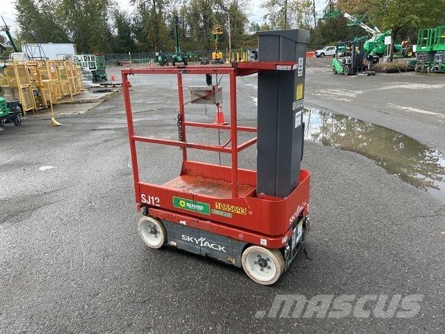 SkyJack SJ12 Vertikální sloupové výtahy