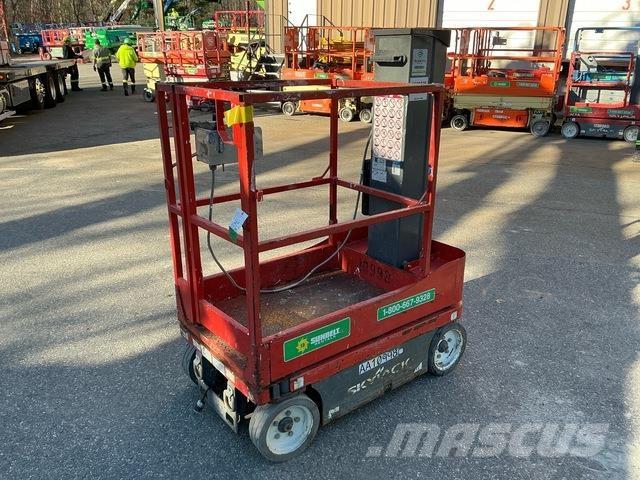 SkyJack SJ12 Vertikální sloupové výtahy