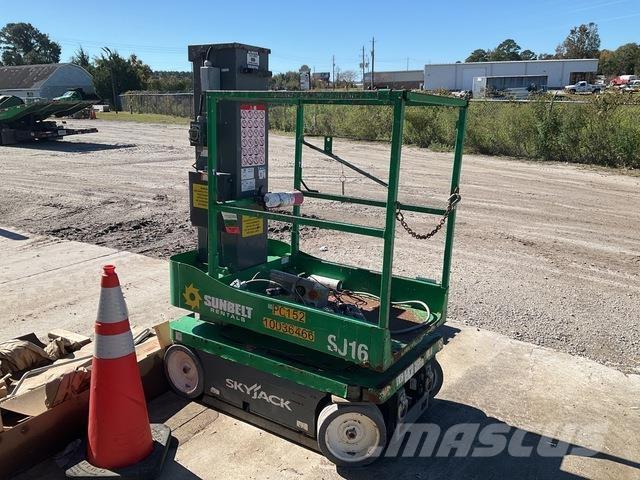 SkyJack SJ16 Vertikální sloupové výtahy