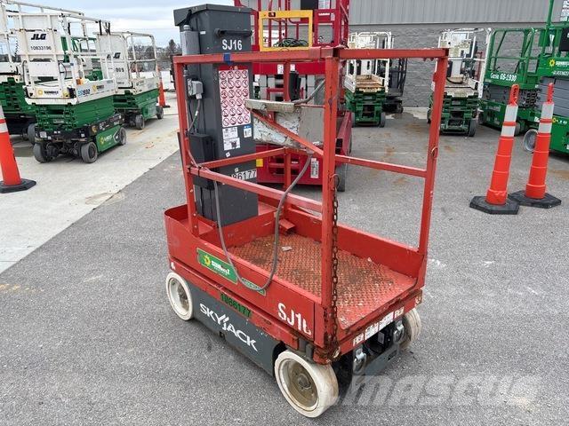 SkyJack SJ16 Vertikální sloupové výtahy