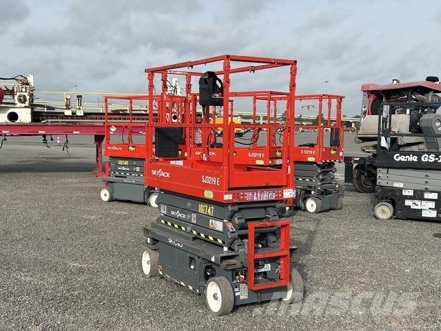 SkyJack SJ3219 Nůžková zvedací plošina