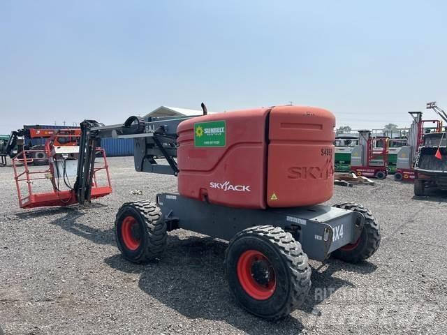 SkyJack SJ46AJ Kloubové plošiny