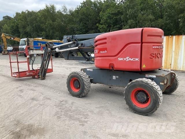SkyJack SJ46AJ Kloubové plošiny