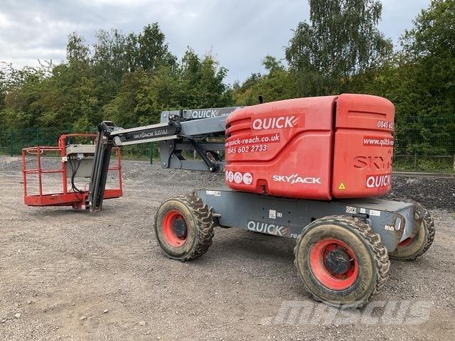 SkyJack SJ51AJ Kloubové plošiny