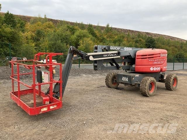 SkyJack SJ51AJ Kloubové plošiny