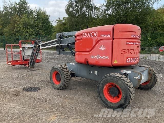 SkyJack SJ51AJ Kloubové plošiny