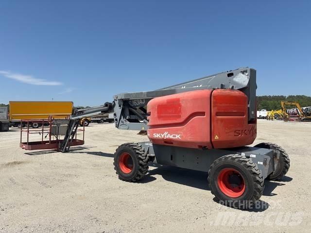 SkyJack SJ63AJ Kloubové plošiny