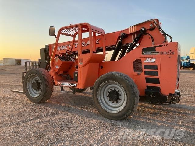 SkyTrak 6036 Teleskopické manipulátory