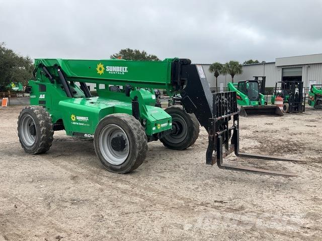 SkyTrak 6042 Teleskopické manipulátory