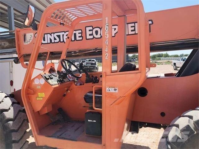 SkyTrak 8042 Teleskopické manipulátory