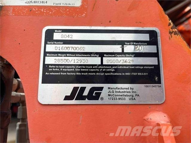 SkyTrak 8042 Teleskopické manipulátory