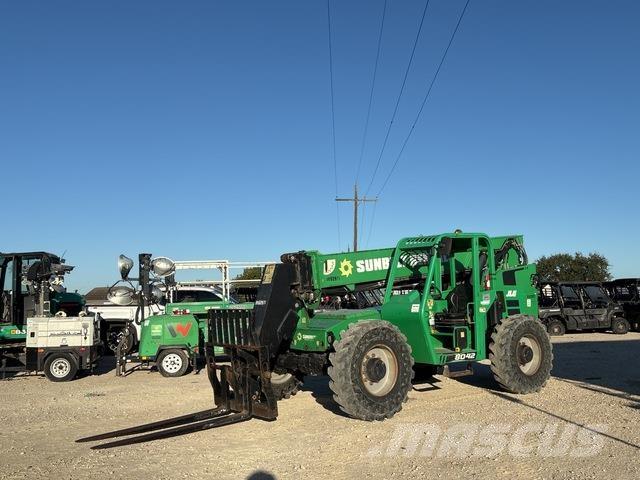 SkyTrak 8042 Teleskopické manipulátory