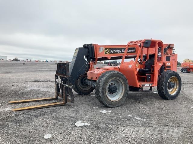 SkyTrak 8042 Teleskopické manipulátory