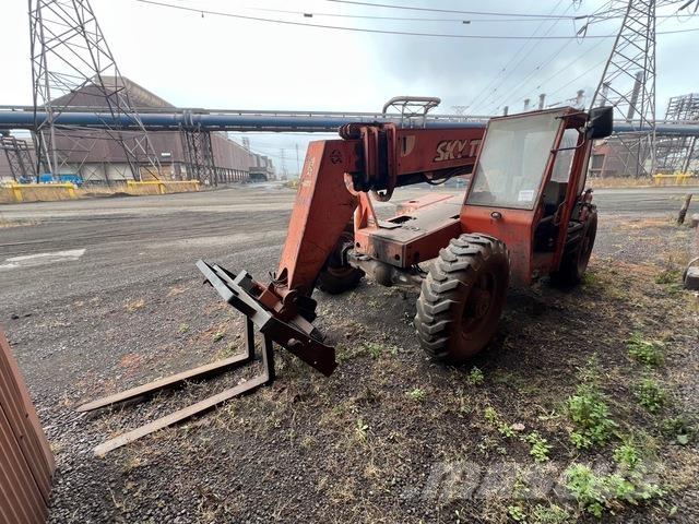 SkyTrak 80422 Teleskopické manipulátory