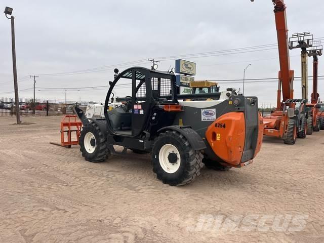 Snorkel SR1054 Teleskopické manipulátory