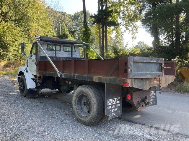 Sterling L7500 Sklápěče