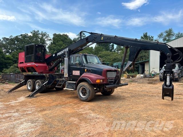 Sterling L8513 Vozy na přepravu kmenů