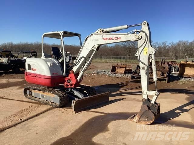 Takeuchi TB240 Pásová rýpadla