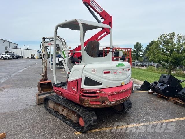 Takeuchi TB240 Pásová rýpadla