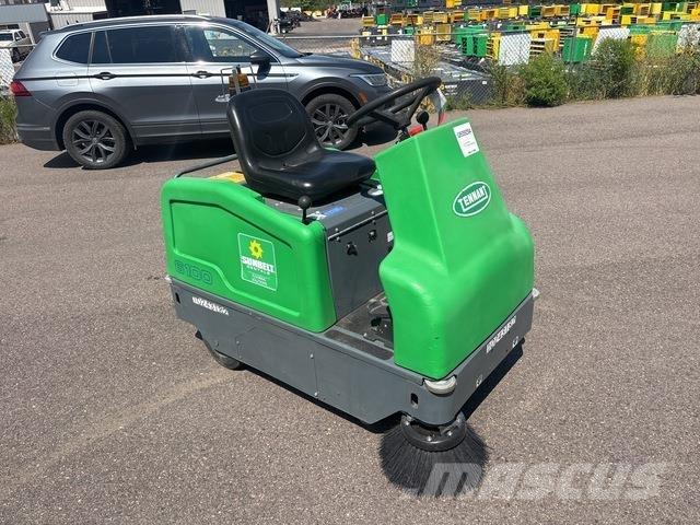 Tennant 6100 Vnitřní zametací stroje