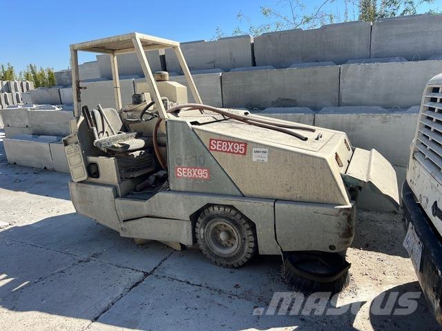 Tennant 800 Vnitřní zametací stroje