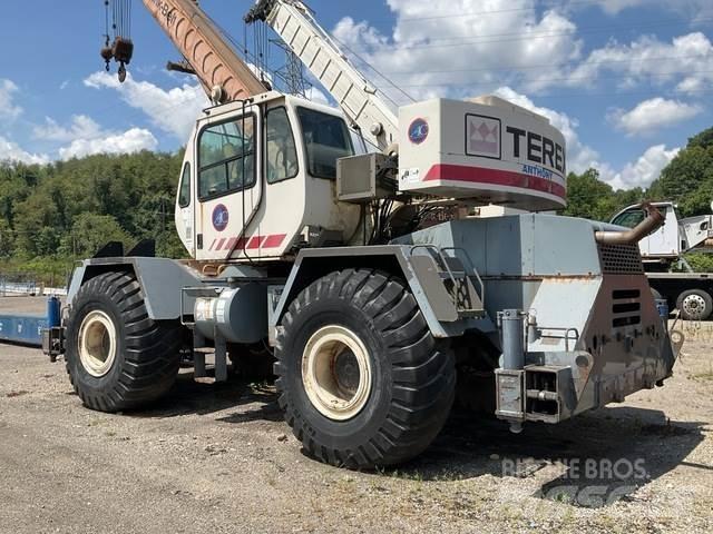Terex RT335-1 Jeřáby pro těžký terén