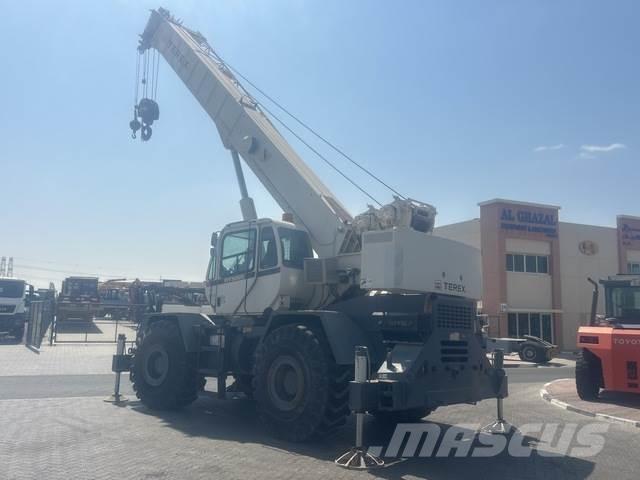 Terex RT555 Jeřáby pro těžký terén