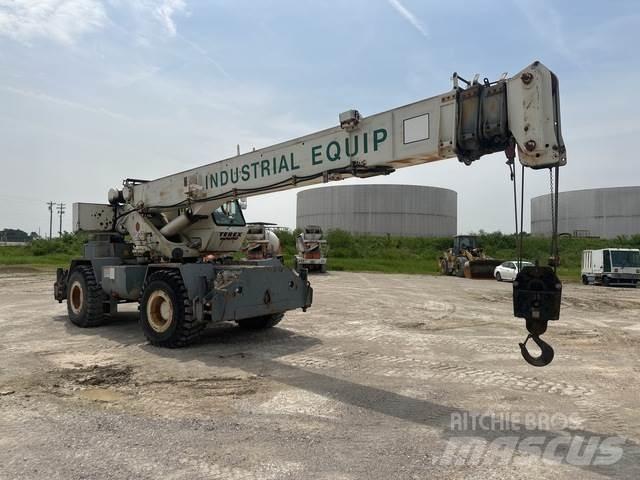 Terex TR230 Jeřáby pro těžký terén