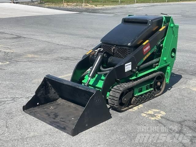 Toro 22323G Smykem řízené nakladače
