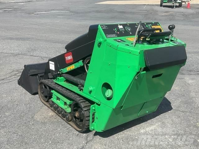 Toro 22323G Smykem řízené nakladače