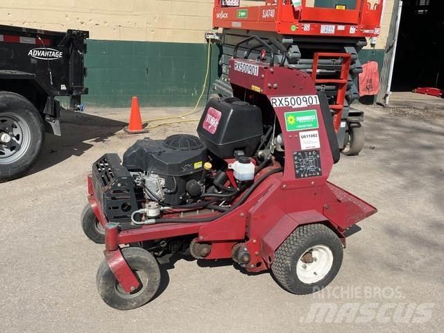 Toro 23518 Aerátory a odmechovače