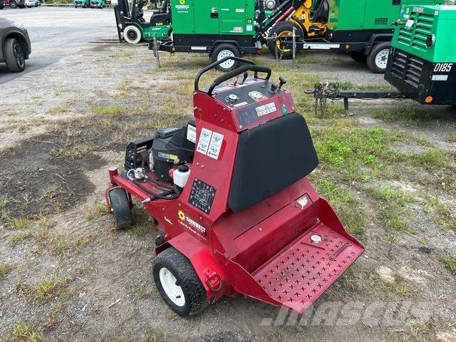 Toro 23518 Aerátory a odmechovače