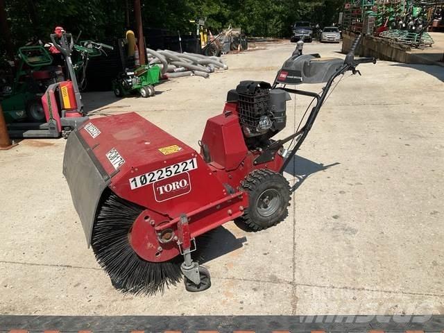 Toro 23740 Vnitřní zametací stroje