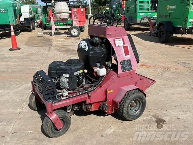 Toro 29521 Aerátory a odmechovače
