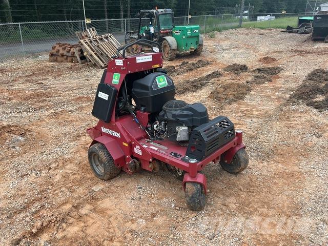 Toro 29521 Aerátory a odmechovače