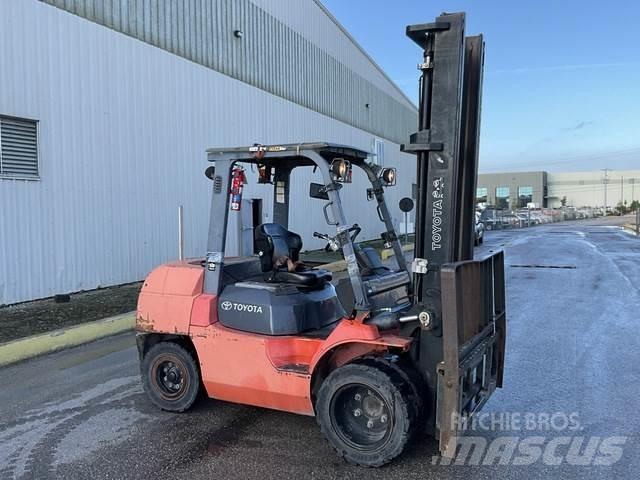 Toyota 7FGKU40 Stavebnictví - ostatní