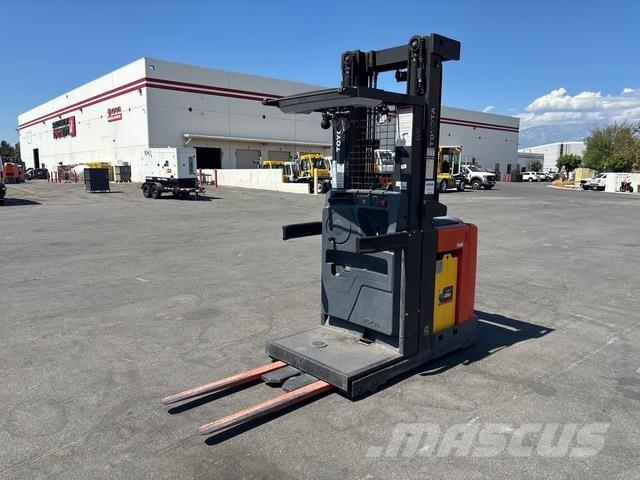 Toyota 8BPU15 Střednězdvižný vozík