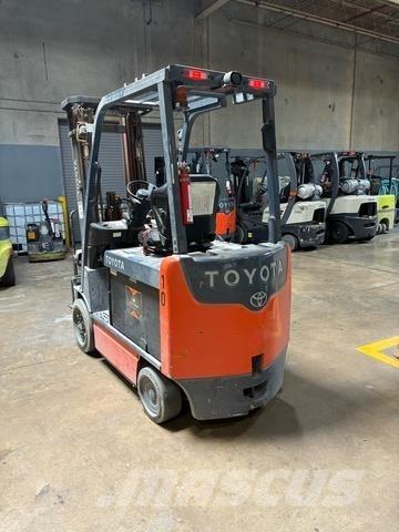 Toyota 8FBCU32 Akumulátorové vozíky