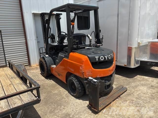Toyota 8FGU30 Stavebnictví - ostatní