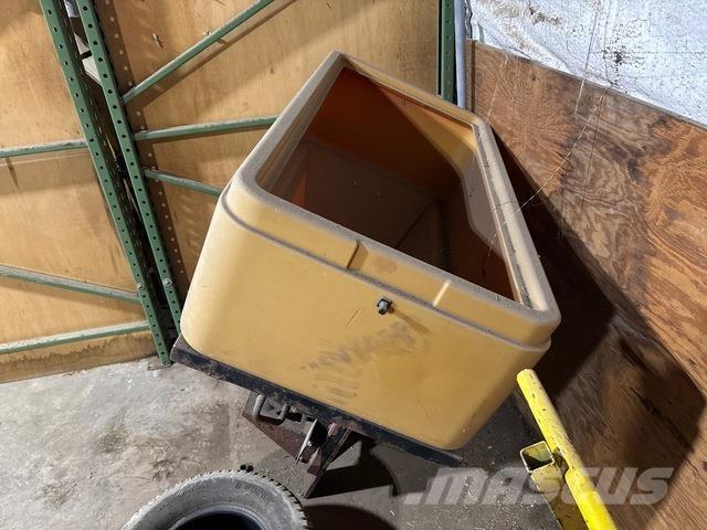  Trailhawk 750 Sypače písku a soli