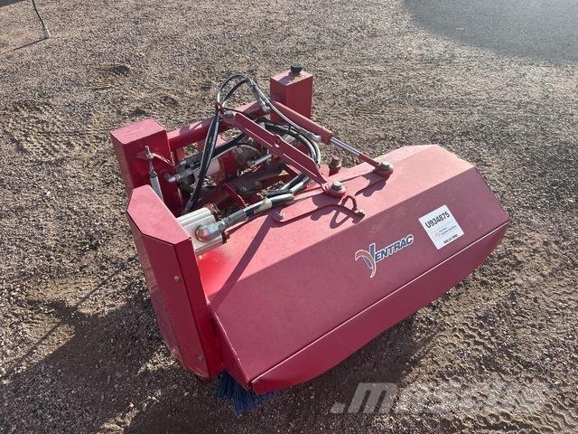 Ventrac NJ380 Zametací kartáče