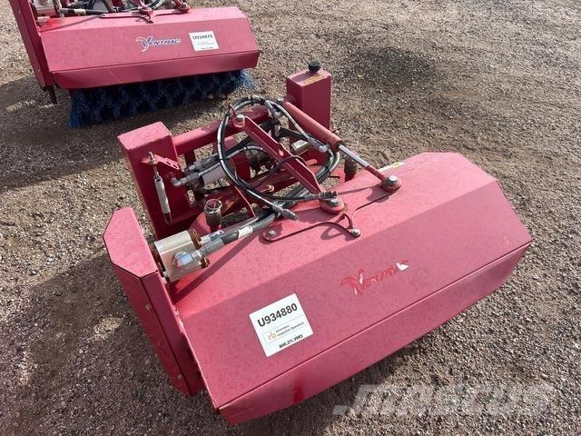 Ventrac NJ380 Zametací kartáče