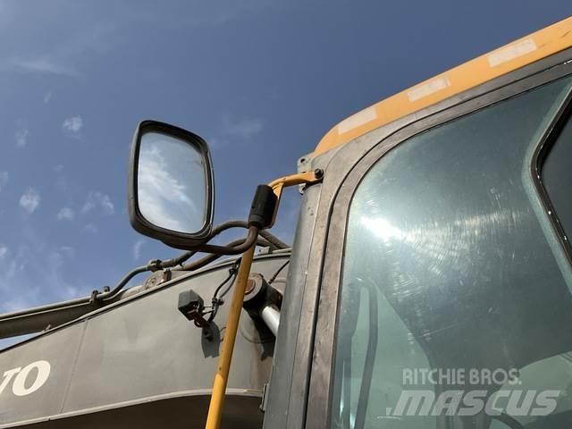 Volvo EC210D Pásová rýpadla