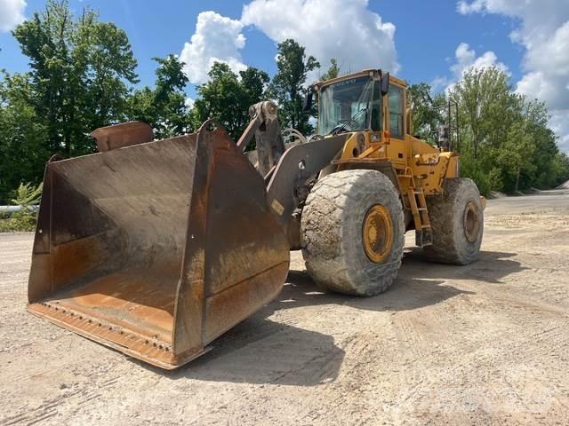 Volvo L220E Kolové nakladače