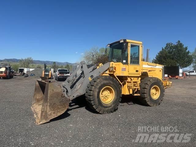 Volvo L70D Kolové nakladače